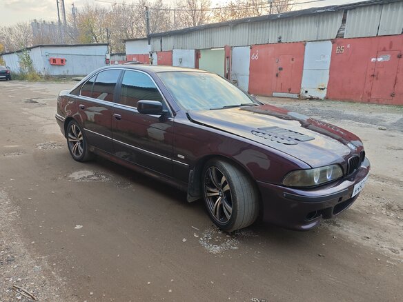 1998 BMW 5 серии 535i IV (E39), пурпурный, 590000 рублей - вид 2