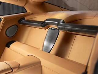 2026 Aston Martin Vanquish III, зелёный, 66164800 рублей, вид 4