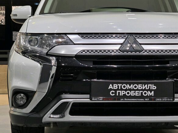 2019 Mitsubishi Outlander III Рестайлинг 3, белый - вид 6