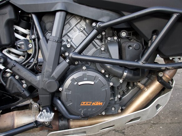 2017 KTM 1290 Super Adventure S, оранжевый, 1300000 рублей - вид 3