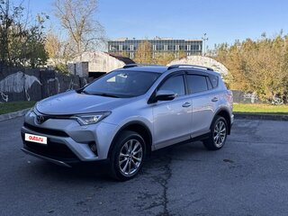 2017 Toyota RAV4 IV (XA40) Рестайлинг, серебристый, 2500000 рублей, вид 1