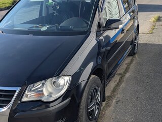2008 Volkswagen Touran I Рестайлинг, чёрный, 500000 рублей, вид 1