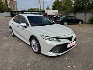 2020 Toyota Camry VIII (XV70), белый, 3550000 рублей, вид 3