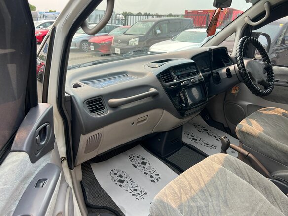 1991 Mitsubishi Delica III, белый, 979000 рублей - вид 12