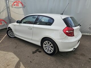 2011 BMW 1 серии 116i I (E81/E82/E87/E88) Рестайлинг, белый, 749000 рублей, вид 3