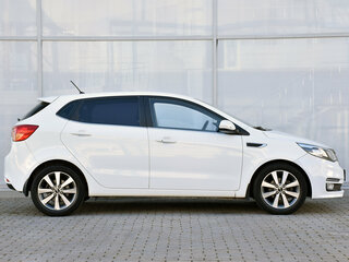 2015 Kia Rio III Рестайлинг, белый, 1015000 рублей, вид 4