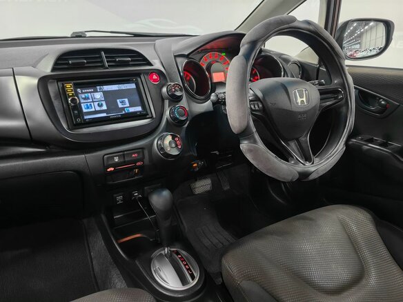 2012 Honda Fit II, красный, 885000 рублей - вид 12