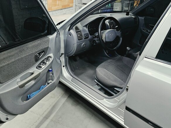2006 Hyundai Accent ТагАЗ II, серебристый, 400000 рублей - вид 2