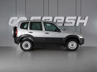 2018 Chevrolet Niva I Рестайлинг, серебристый, 670000 рублей, вид 5