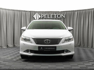 2013 Toyota Camry VII (XV50), белый, 1480000 рублей, вид 3