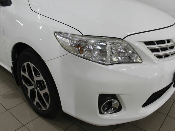 2012 Toyota Corolla X (E140, E150) Рестайлинг, белый, 1150000 рублей - вид 3