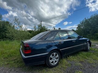 1998 Mercedes-Benz C-Класс 180 I (W202) Рестайлинг, синий, 350000 рублей, вид 4
