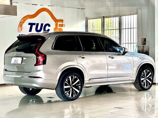 2025 Volvo XC90 B6 II Рестайлинг 2, серебристый, 7774537 рублей, вид 5