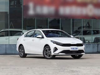 2026 Kia K3 II (China Market) Рестайлинг, белый, 2000000 рублей, вид 3