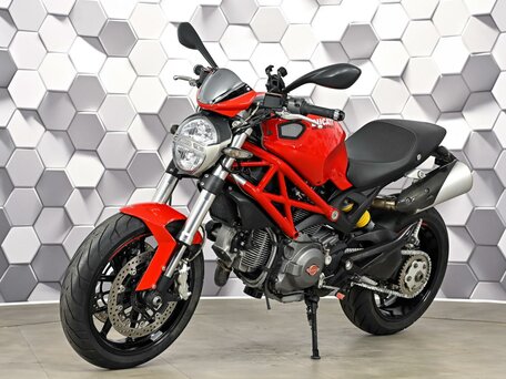2011 Ducati Monster 796, красный, 595000 рублей, вид 2