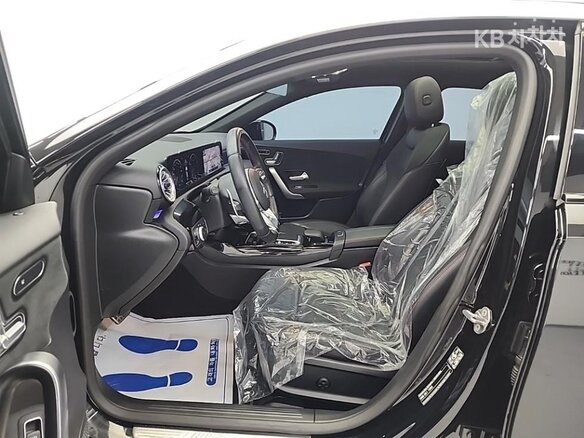 2022 Mercedes-Benz A-Класс 180 IV (W177) Рестайлинг, чёрный - вид 10