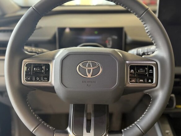 2026 Toyota RAV4 VI (XA60), чёрный - вид 10