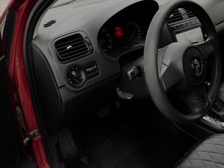 2013 Volkswagen Polo V, красный, 920000 рублей, вид 5