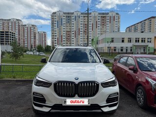 2019 BMW X5 40i IV (G05/G18), белый, 5900000 рублей, вид 3