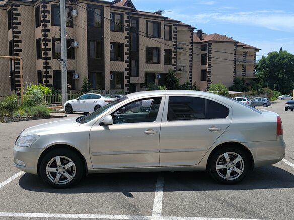 2012 Skoda Octavia II (A5) Рестайлинг, серебристый - вид 5
