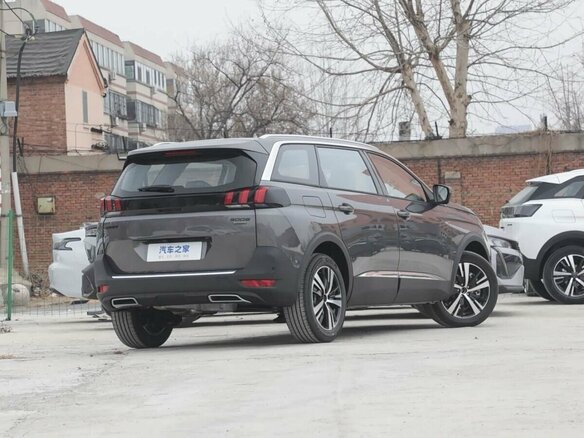 2026 Peugeot 5008 II Рестайлинг, серый, 2800000 рублей - вид 6