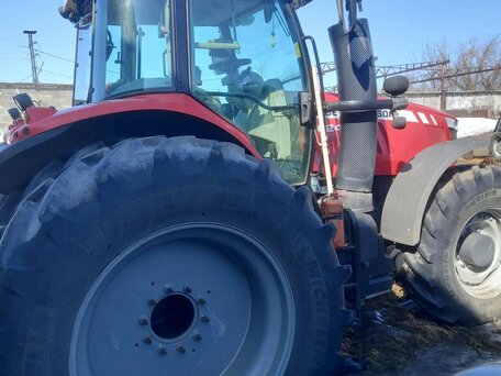 2017 Massey Ferguson MF 7624, красный, 16000000 рублей, вид 1