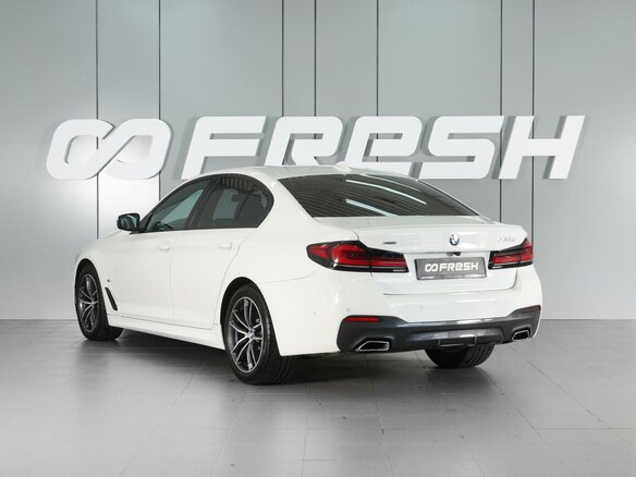 2020 BMW 5 серии 520d xDrive VII (G30/G31/G38) Рестайлинг, белый, 4660000 рублей - вид 1
