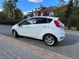 2016 Ford Fiesta Mk6 Рестайлинг, белый, 879000 рублей, вид 1