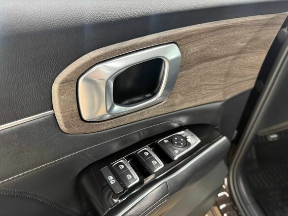 2023 Kia Sorento IV, коричневый - вид 20