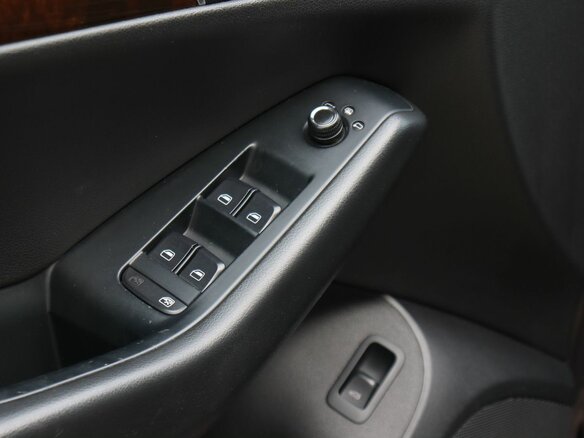 2010 Audi Q5 I (8R), серый, 1220000 рублей - вид 17