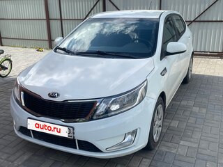 2014 Kia Rio 4-speed III, белый, 800000 рублей, вид 2