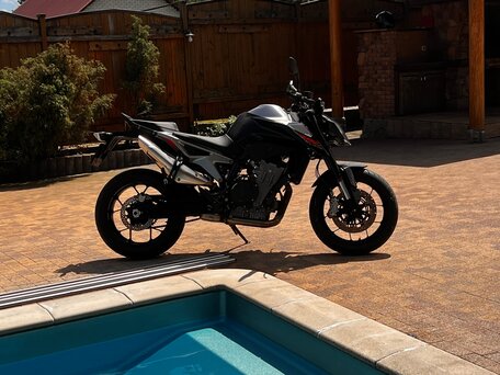 2019 KTM 790 Duke, серый, 700000 рублей, вид 1