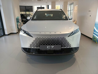 2026 Omoda C7, серебристый, 3299000 рублей, вид 2