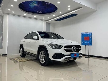 2022 Mercedes-Benz GLA 180 II (H247), белый, 2050000 рублей, вид 3