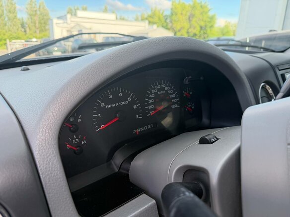 2004 Ford F-150 XI, серебристый, 1600000 рублей - вид 8