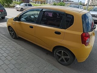 2008 Chevrolet Aveo I Рестайлинг, жёлтый, 315000 рублей, вид 2