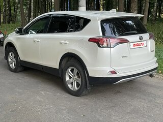 2017 Toyota RAV4 IV (XA40) Рестайлинг, белый, 1800000 рублей, вид 4