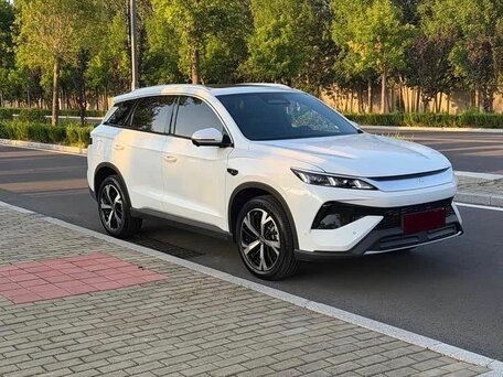 2026 BYD Song Pro 26.6 kWh I Рестайлинг 3, белый, 2961000 рублей, вид 3