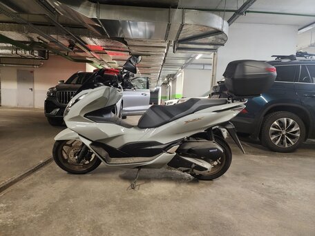2024 Honda PCX 160, серый, 415000 рублей, вид 2