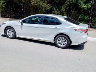 2018 Toyota Camry VIII (XV70), белый, 2140000 рублей, вид 4