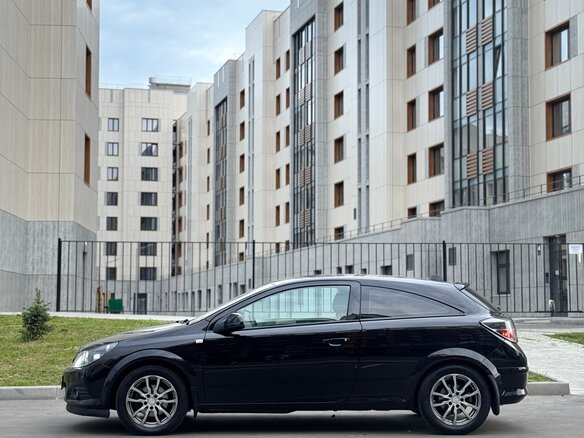2010 Opel Astra GTC H Рестайлинг, чёрный, 590000 рублей - вид 6