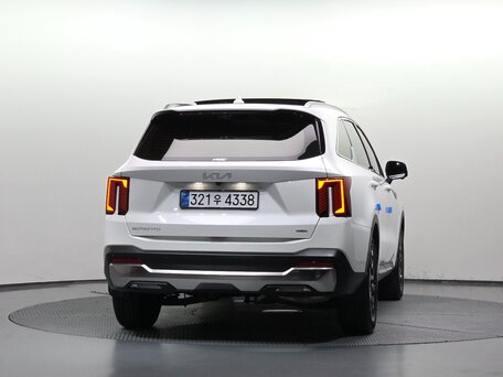 2025 Kia Sorento IV Рестайлинг, белый, 5590000 рублей, вид 4