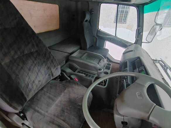1996 Fuso (Mitsubishi) Fighter, жёлтый, 1900000 рублей - вид 9