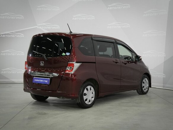 2014 Honda Freed I Рестайлинг 2, красный, 1140000 рублей - вид 4