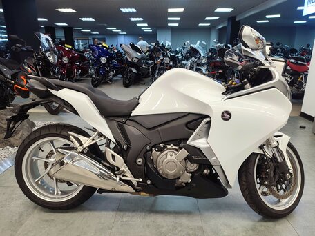 2015 Honda VFR 1200, белый, 1340000 рублей, вид 1