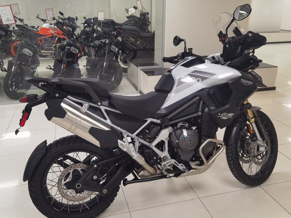 2023 Triumph Tiger 1200, белый, 1950000 рублей - вид 15