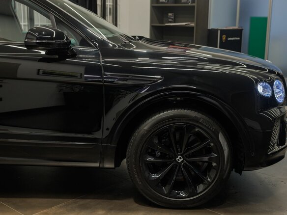 2025 Bentley Bentayga I Рестайлинг, чёрный, 34500000 рублей - вид 22