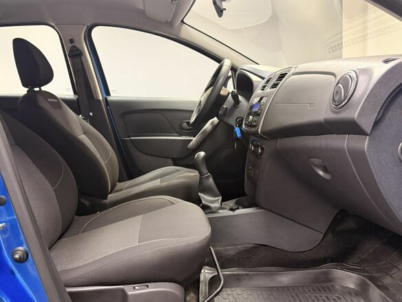 2019 Renault Sandero Stepway II Рестайлинг, синий, 1150000 рублей - вид 18