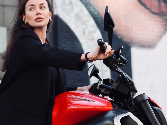 2024 Ducati Diavel V4, красный, 2419787 рублей - вид 19