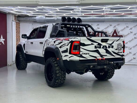 2023 Ram 1500 Crew Cab TRX V, белый - вид 12